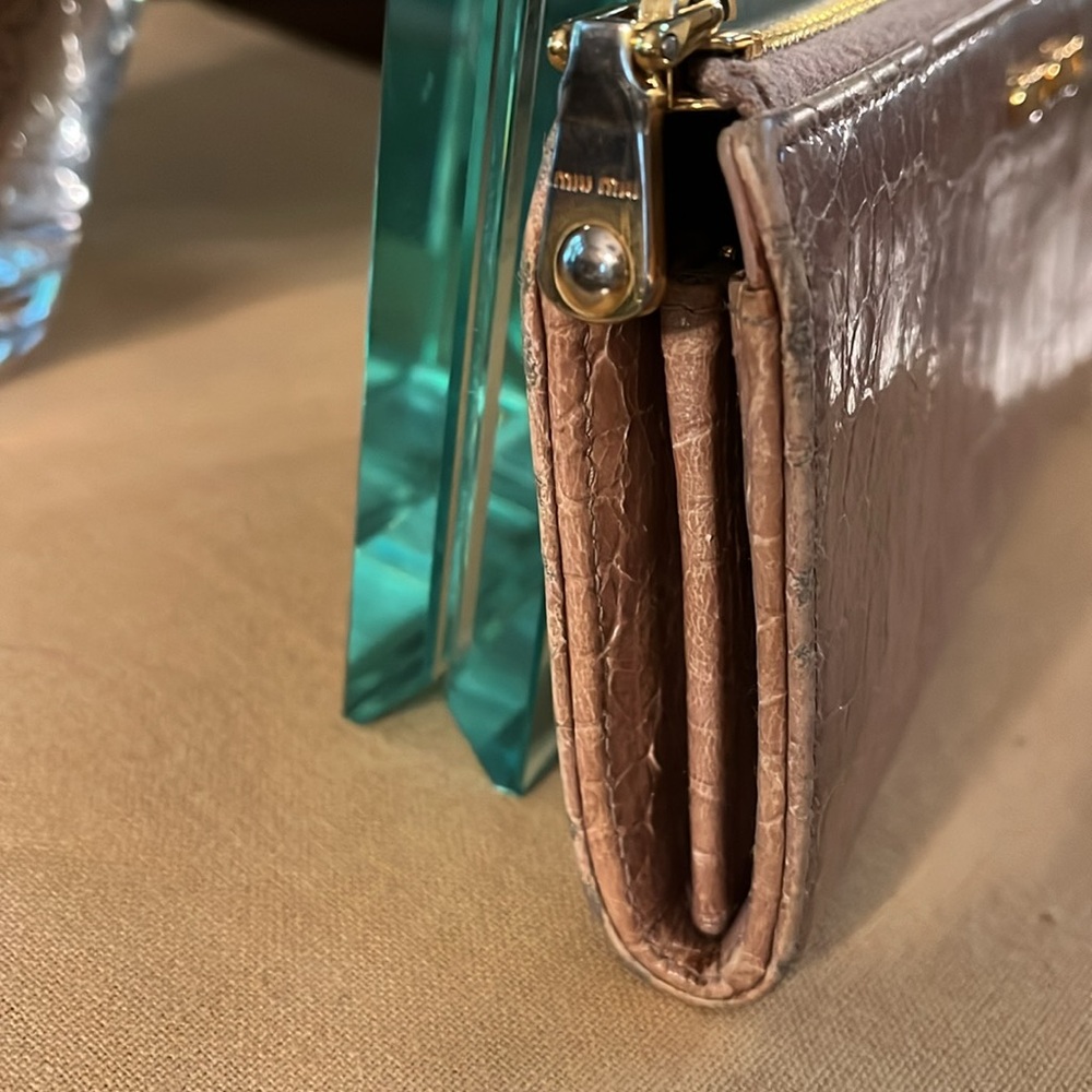 Miu Miu Long Zip Around Croc Embossed Beige Wallet - Picture 3 of 9